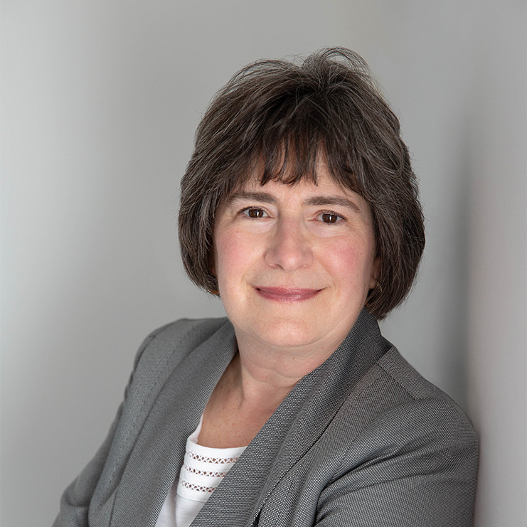 por·trait /ˈpôrtrət/